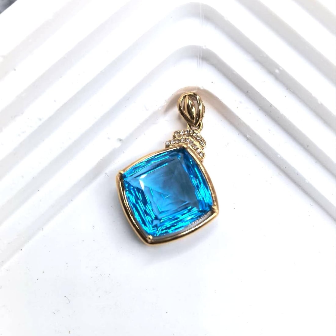 14k Gold 12 Ct Natural Topaz & Diamond Pendant( Without Chain ) - 3