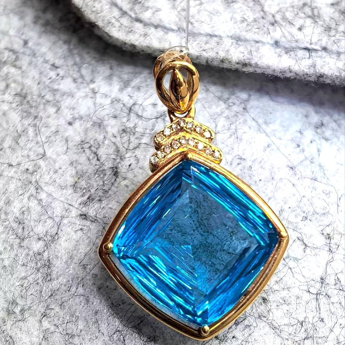 14k Gold 12 Ct Natural Topaz & Diamond Pendant( Without Chain ) - 5