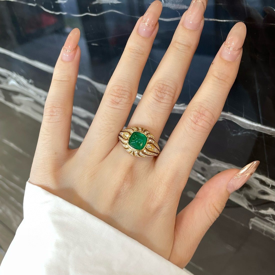 14k Gold 2 Ct Vivid Green Natural Emerald & Diamond Ring - 3