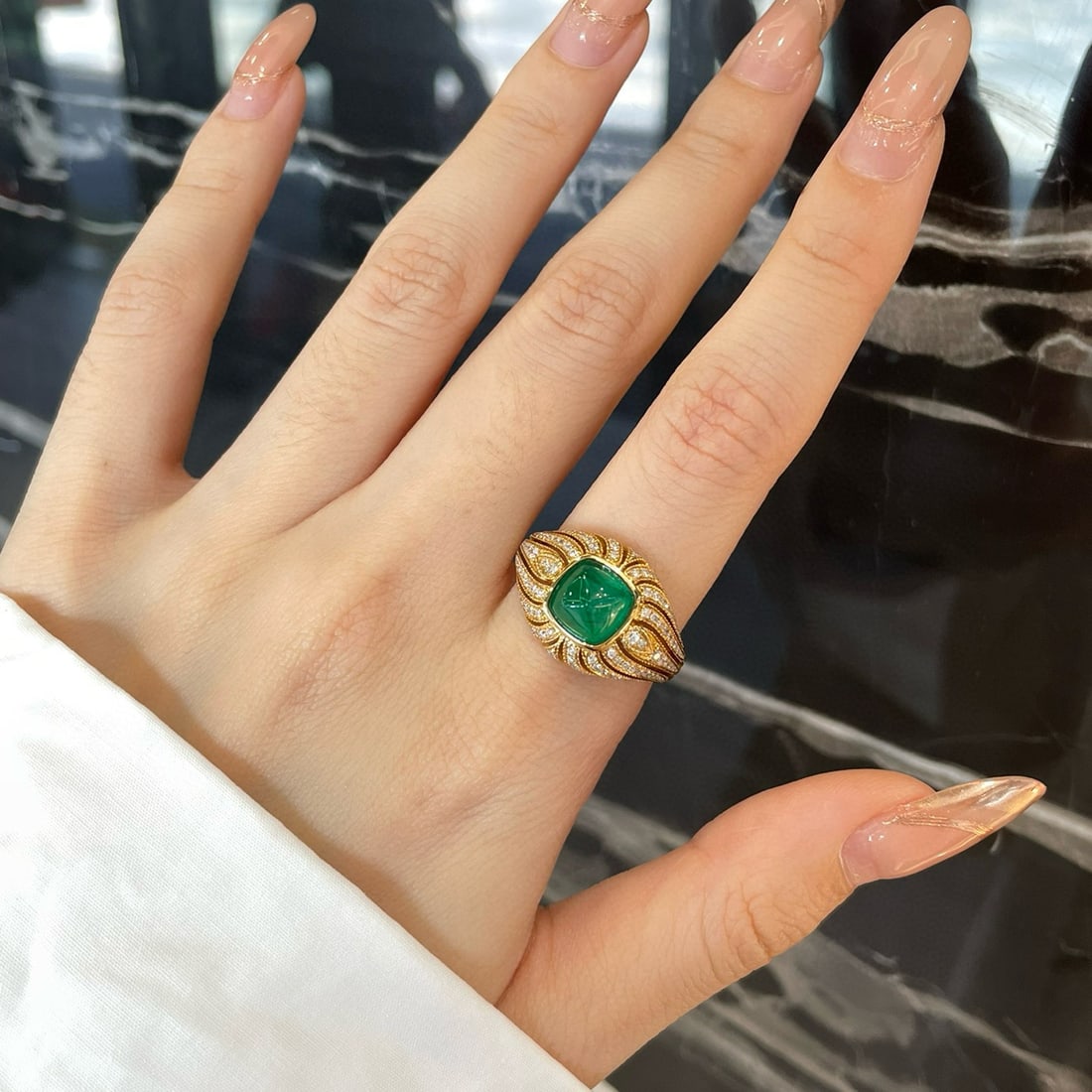 14k Gold 2 Ct Vivid Green Natural Emerald & Diamond Ring - 4