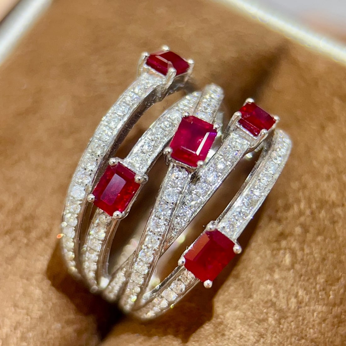 14k Gold 2.19 Ctw Natural Ruby & Diamond Ring - 5