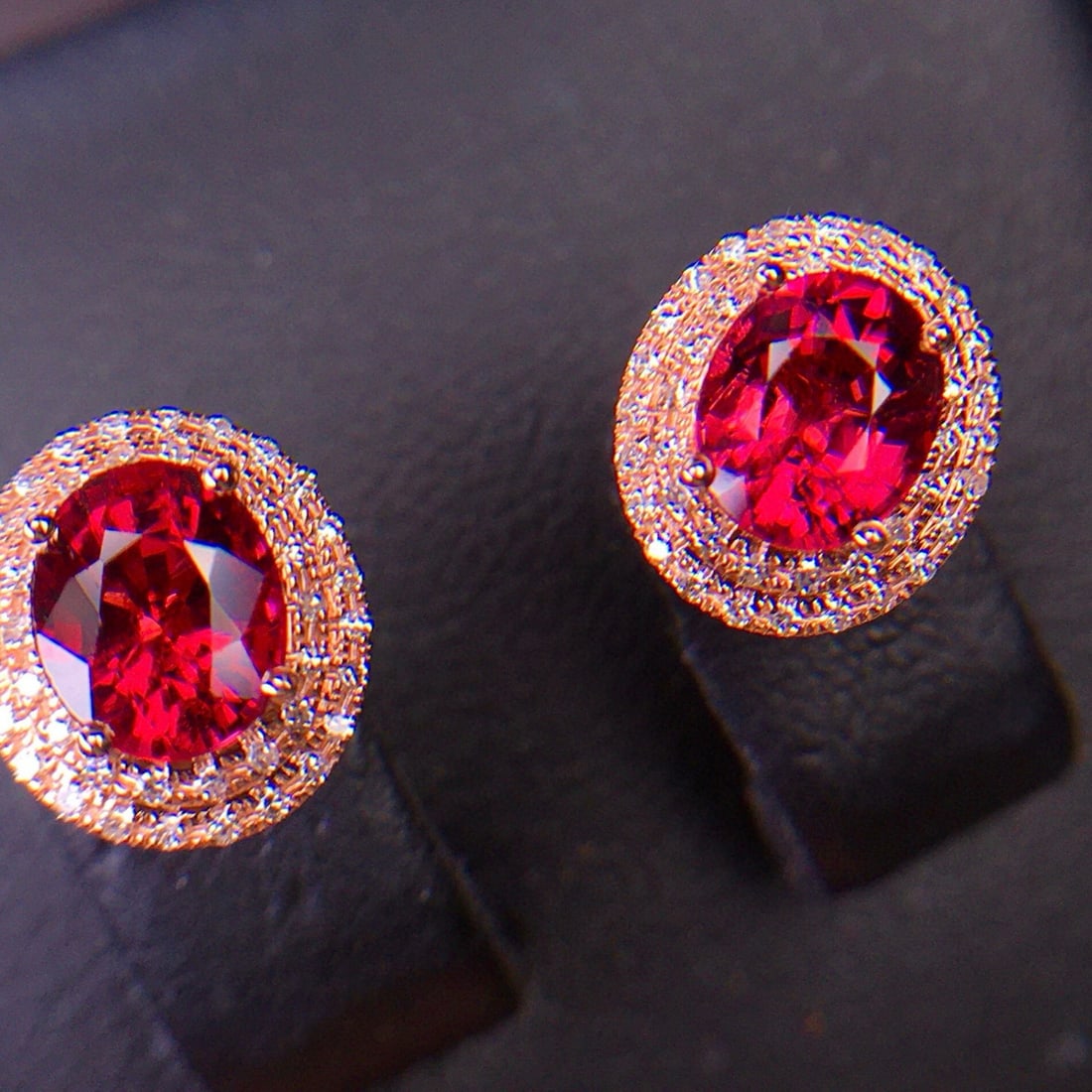 14k Gold 2.01 Ct Natural Tourmaline & Diamond Earrings: Ref:231036285 // gold content:14k gold // main gemstone:tourmaline // shape:oval // carat weight:2. 01ct // color:red // treatment:natural // // adjacent gemstone 2 : diamond // shape:round //