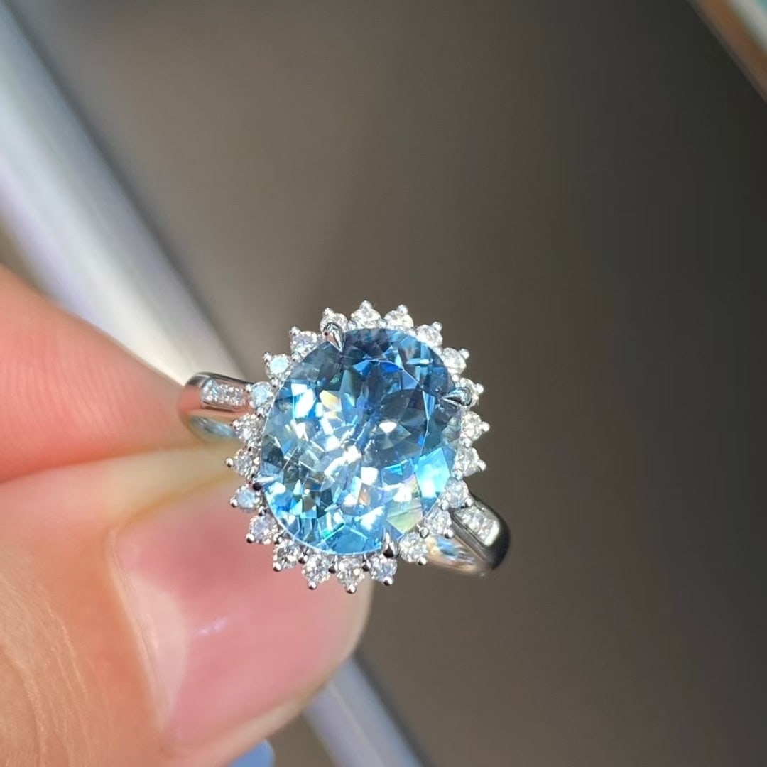 14k Gold 2.96 Ctw Natural Aquamarine & Diamond Ring - 4