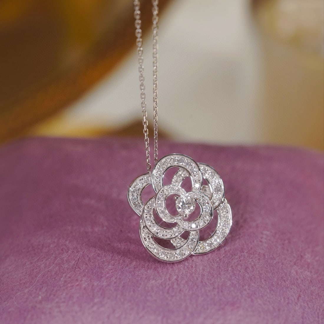 14k Gold 0.65 Ctw Natural H Diamond Necklace: Ref:231036304 // gold content:14k gold // main gemstone:diamond // shape:round // carat weight:0. 15ct // clarity grade:vs-si // color:h // treatment:natural // cut grade:g // // adjacent gemstone 2