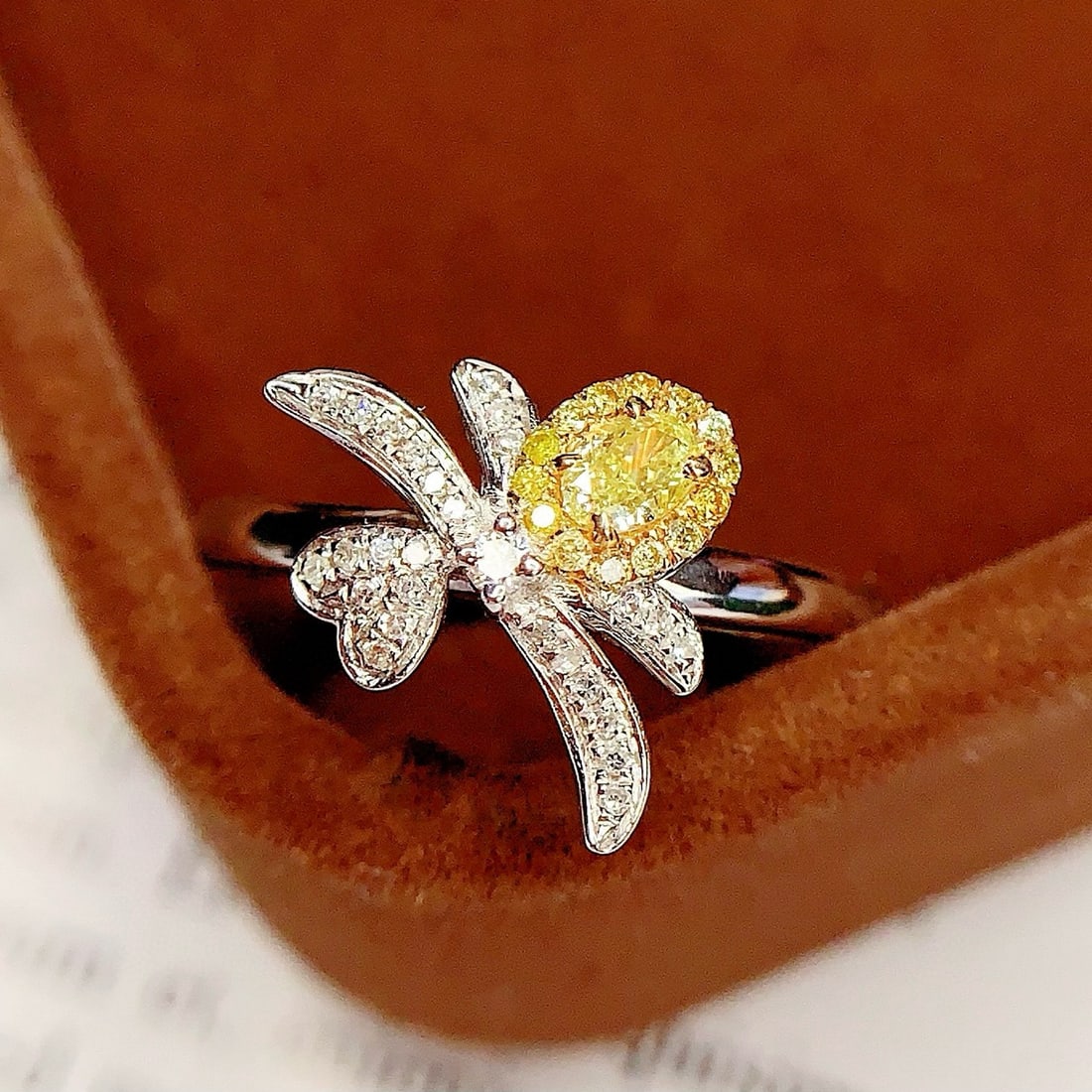 14k Gold 0.28 Ct Natural Yellow Diamond & Diamond Ring: Ref:231036307 // gold content:14k gold // ring size:7. 25us // // main gemstone:yellow diamond // shape:oval // carat weight:0. 28ct // color:yellow // treatment:natural // // adjacent gemstone 2 :