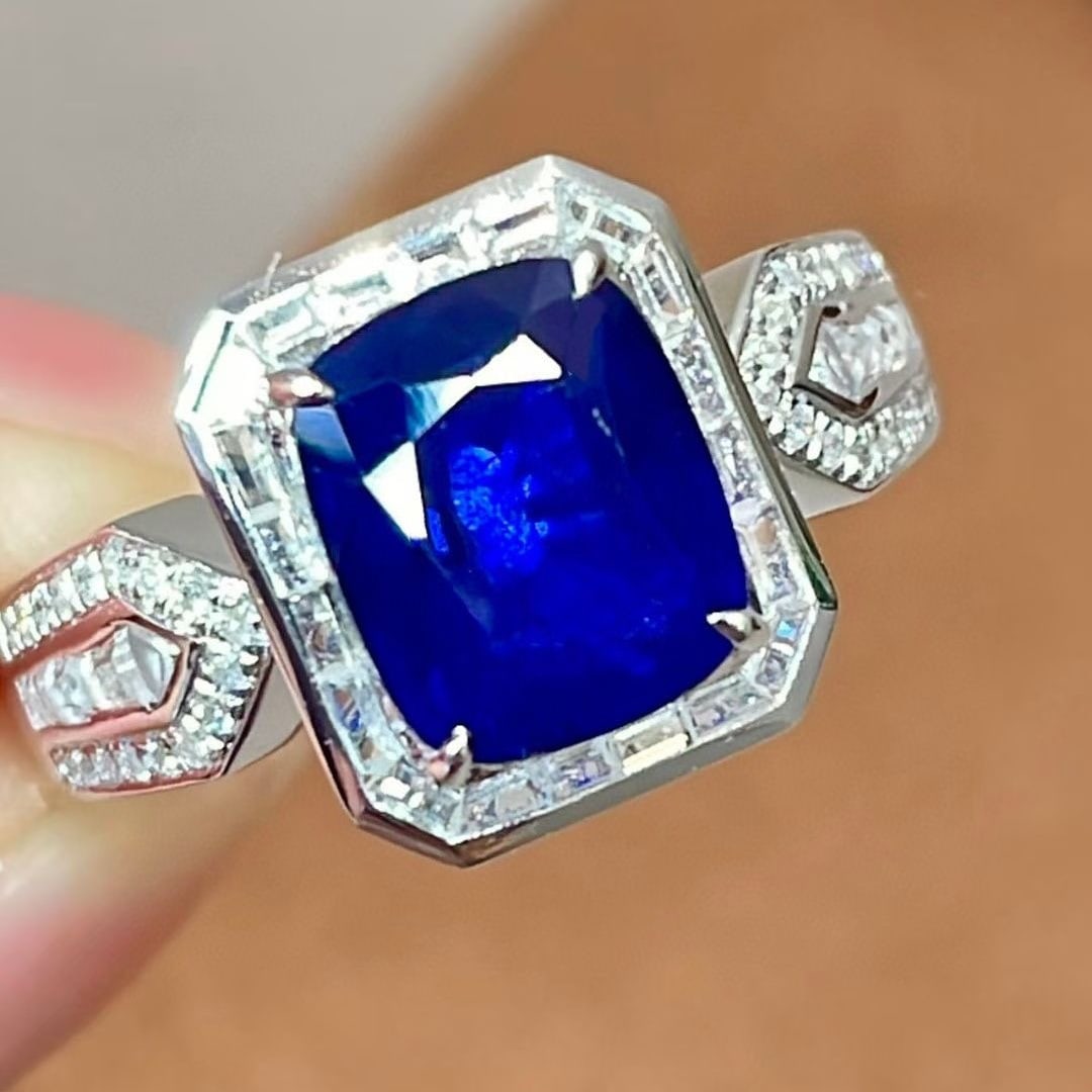 14k Gold 2.12 Ct Natural Sapphire & Diamond & Sapphire Ring: Ref:231036311 // gold content:14k gold // ring size:7. 25us // // main gemstone:sapphire // shape:cushion // carat weight:2. 12ct // color:royal blue // treatment:natural // // adjacent gemstone 2 :