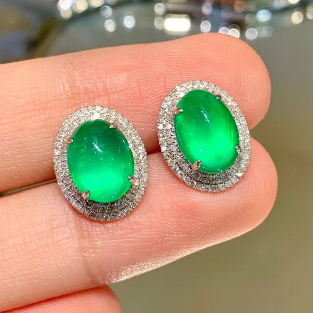 14k Gold 4.5 Ct Vivid Green Natural Emerald & Diamond Earrings - 6