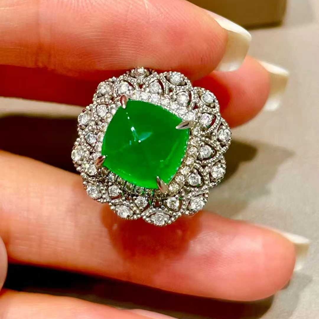 14k Gold 4.5 Ct Vivid Green Natural Emerald & Diamond Ring - 2