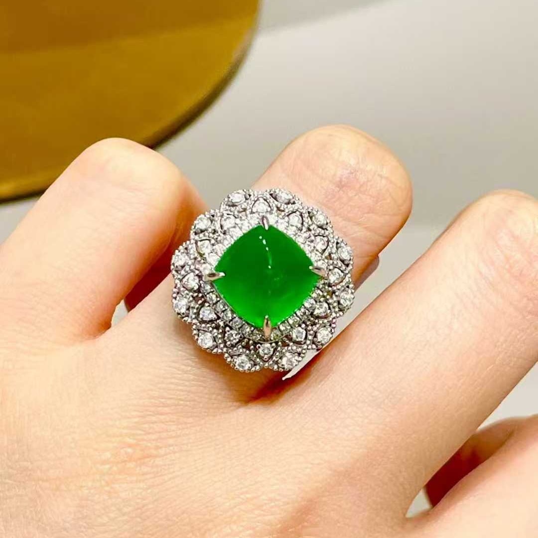 14k Gold 4.5 Ct Vivid Green Natural Emerald & Diamond Ring - 3