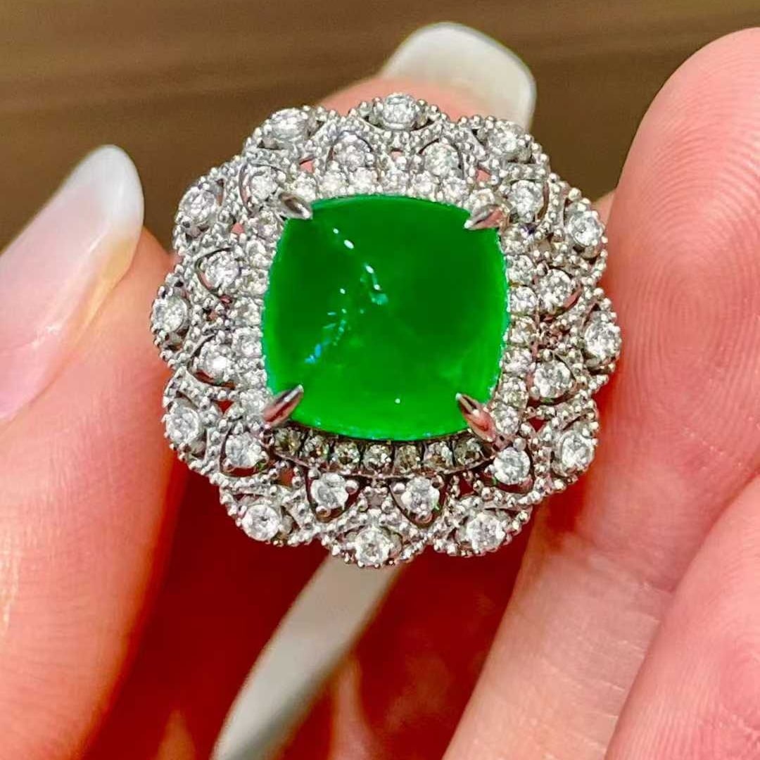 14k Gold 4.5 Ct Vivid Green Natural Emerald & Diamond Ring - 6