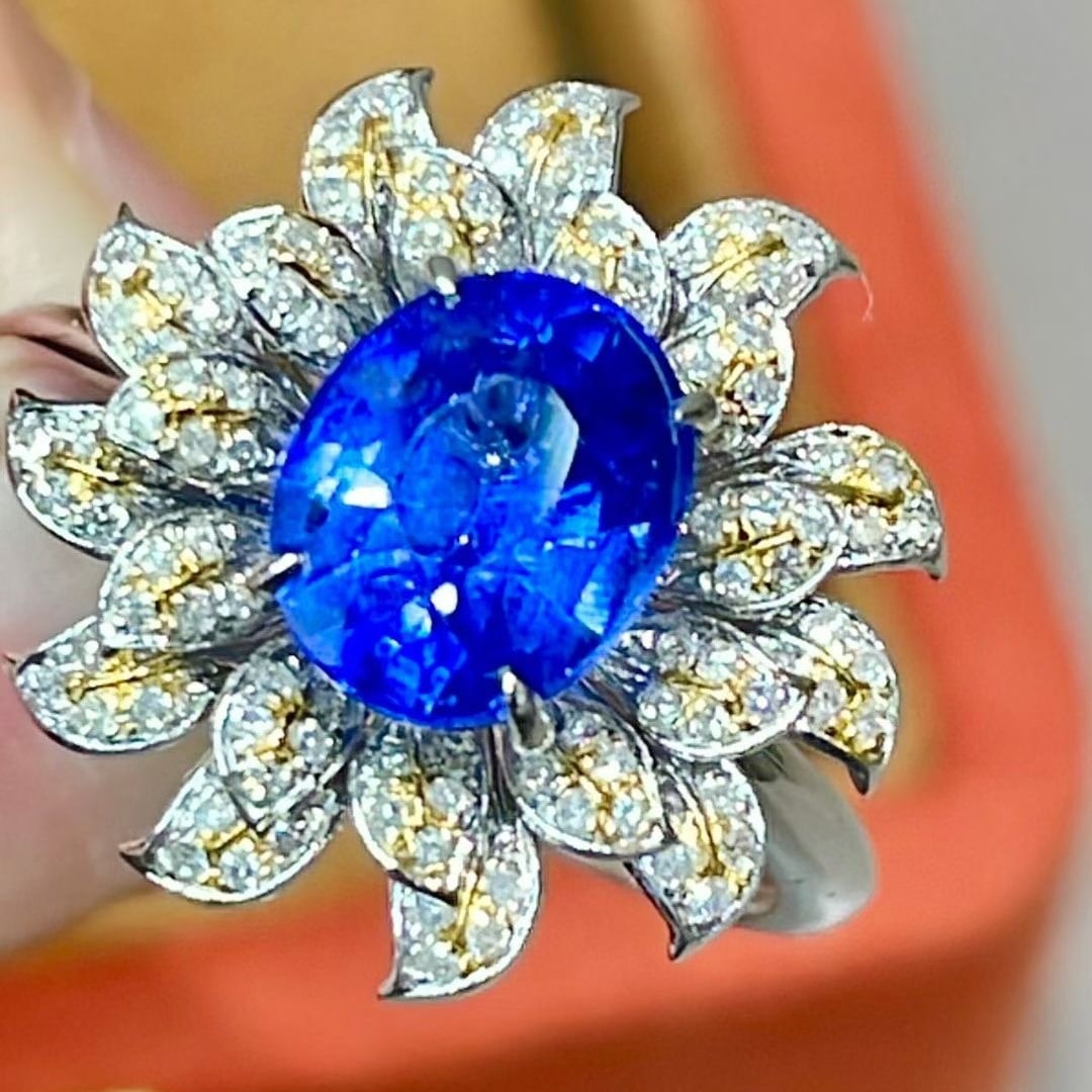 14k Gold 2.15 Ct Natural Sapphire & Diamond Ring: Ref:231036322 // gold content:14k gold // ring size:7. 25us // // main gemstone:sapphire // shape:oval // carat weight:2. 15ct // color:royal blue // treatment:natural // // adjacent gemstone 2 :