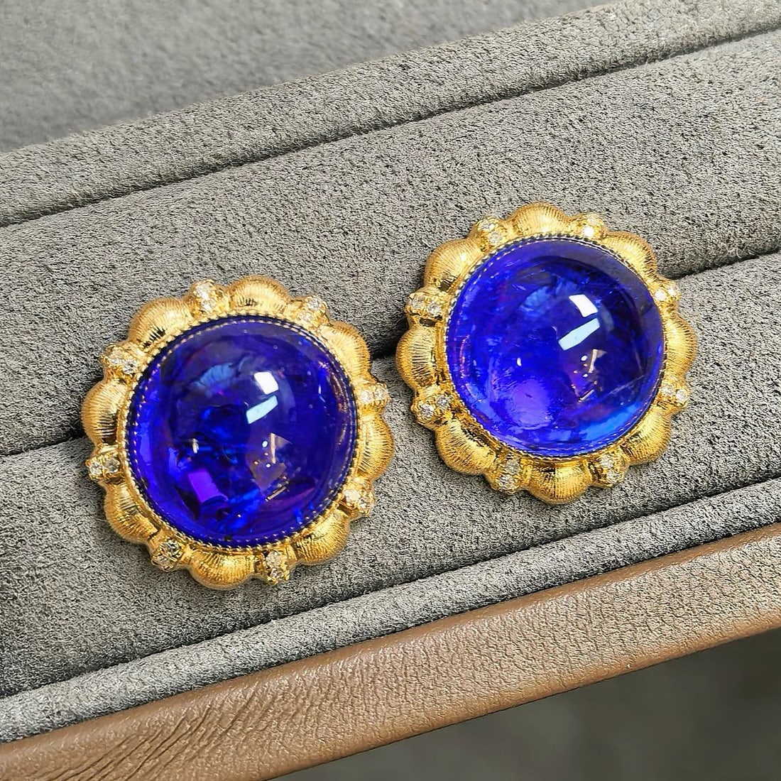 14k Gold 17.33 Ct Natural Tanzanite & Diamond Earrings - 2