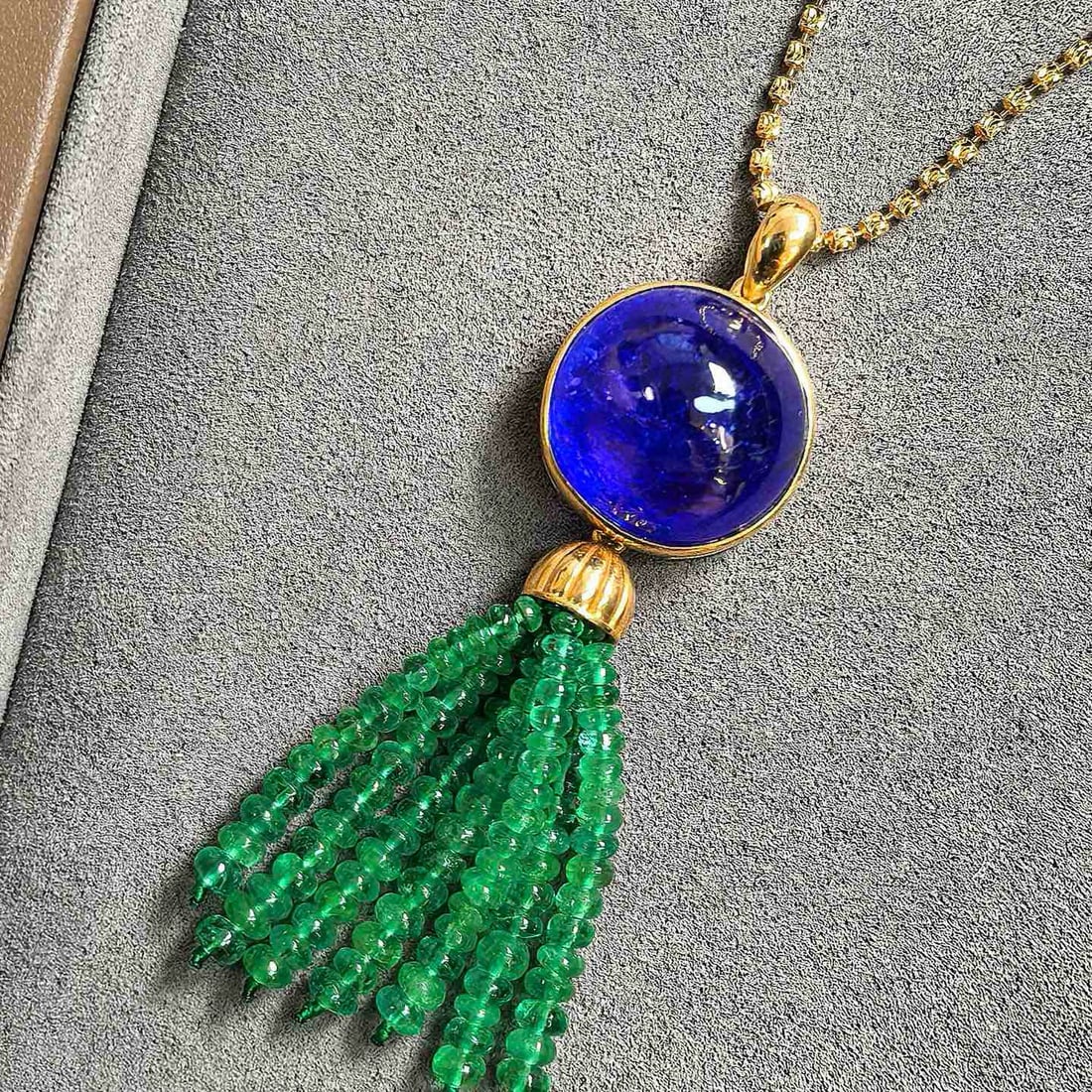 14k Gold 33.2 Ctw Natural Tanzanite & Emerald Pendant( Without Chain ) (1 of 9)
