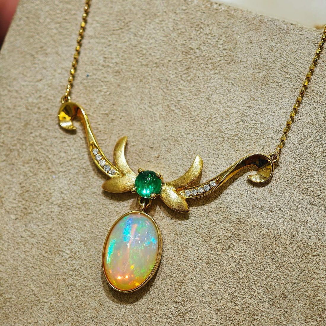 14k Gold 1.87 Ctw Natural Opal & Diamond Necklace - 3
