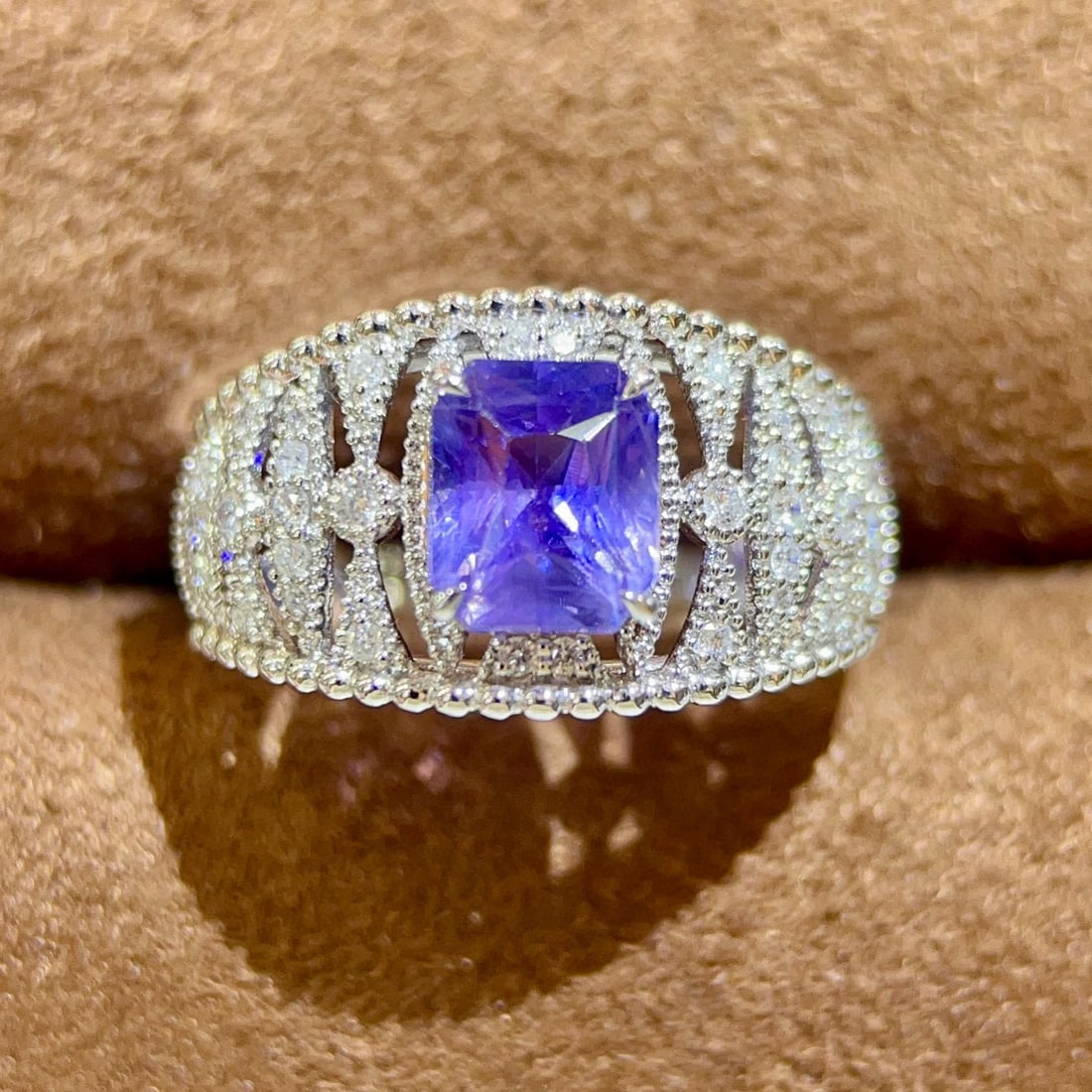 14k Gold 2.31 Ctw Natural Sapphire & Diamond Ring: Ref:231036359 // gold content:14k gold // ring size:7. 25us // // main gemstone:sapphire // shape:octagonal // carat weight:2. 11ct // color:purple // treatment:natural // // adjacent gemstone 2 :