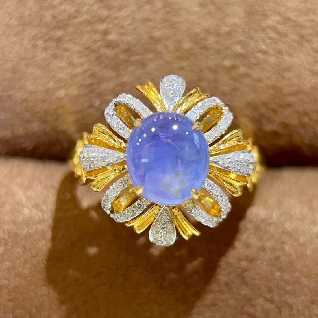 14k Gold 3.09 Ctw Natural Star Sapphire & Diamond Ring: Ref:231036363 // gold content:14k gold // ring size:7. 25us // // main gemstone:star sapphire // shape:oval // carat weight:2. 85ct // color:blue // treatment:natural // // adjacent gemstone 2 :