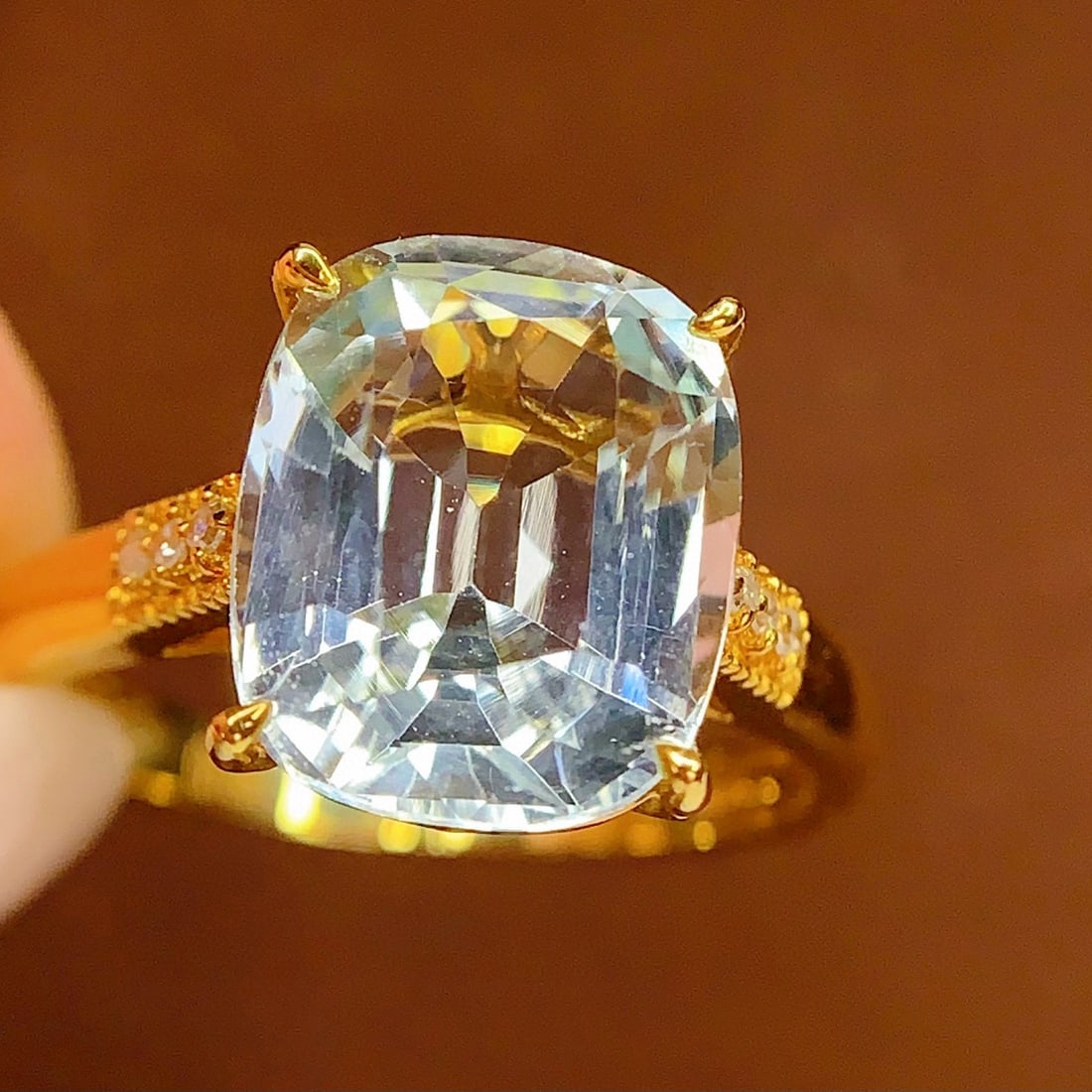 14k Gold 5.3 Ct Natural Aquamarine & Diamond Ring: Ref:231036382 // gold content:14k gold // ring size:7. 25us // // main gemstone:aquamarine // shape:cushion // carat weight:5. 3ct // color:blue // treatment:natural // // adjacent gemstone 2 :