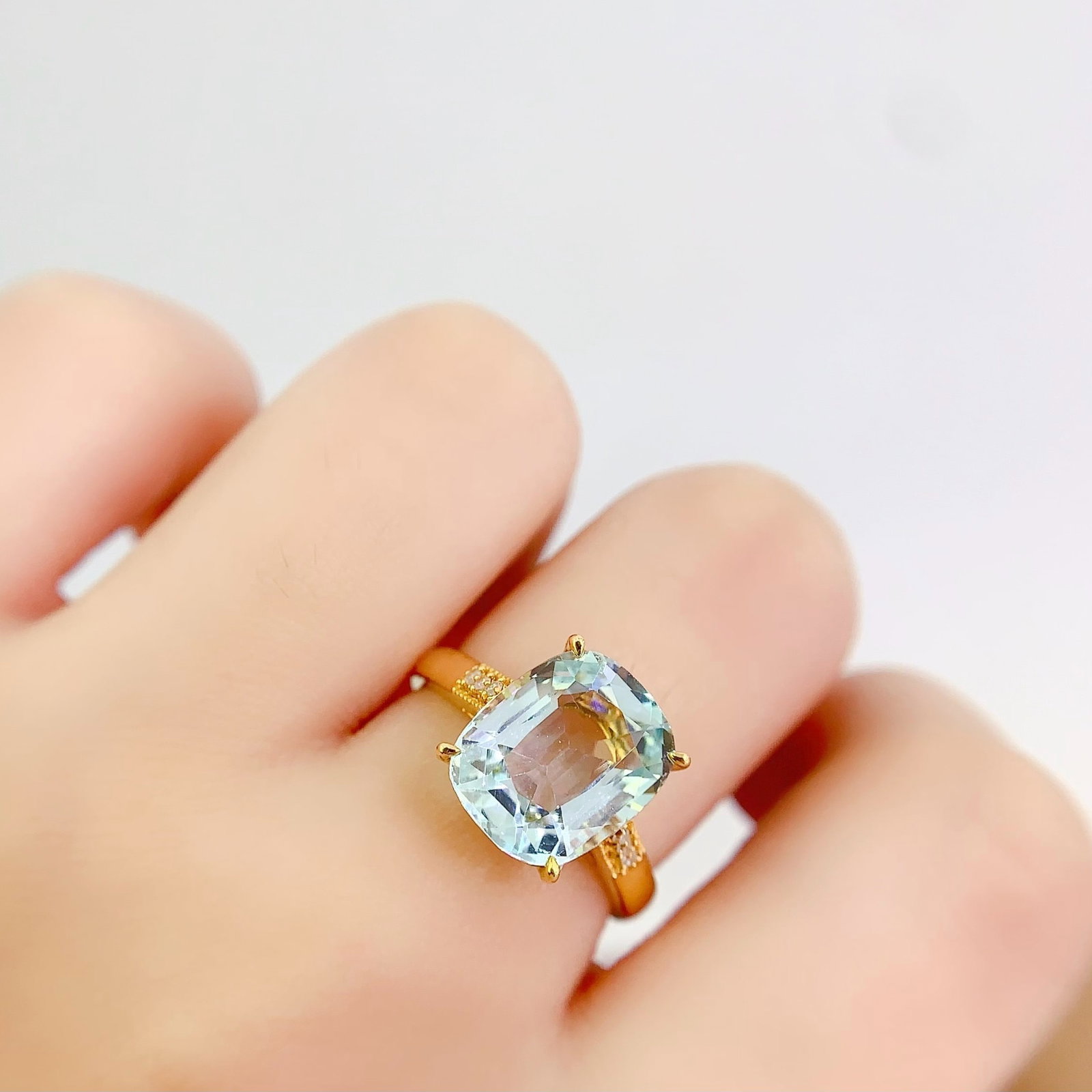 14k Gold 5.3 Ct Natural Aquamarine & Diamond Ring - 4