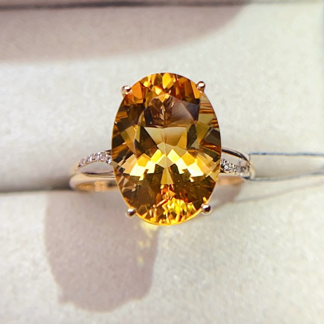 14k Gold 5.35 Ctw Natural Citrine & Diamond Ring: Ref:231036389 // gold content:14k gold // ring size:7. 25us // // main gemstone:citrine // shape:oval // carat weight:5. 3ct // color:yellow // treatment:natural // // adjacent gemstone 2 : diamond