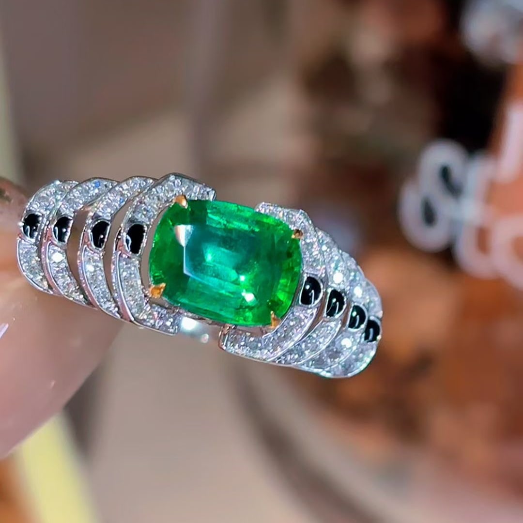 14k Gold 1.3 Ct Vivid Green Natural Emerald & Diamond Ring: Ref:231036402 // gold content:14k gold // ring size:7. 25us // // main gemstone:emerald // shape:cushion // carat weight:1. 3ct // color:vivid green // treatment:natural // // adjacent gemstone 2 :