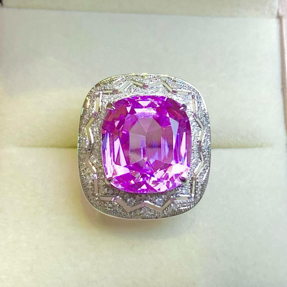 14k Gold 16.35 Ct Natural Kunzite & Diamond Ring: Ref:231036412 // gold content:14k gold // ring size:7. 25us // // main gemstone:kunzite // shape:cushion // carat weight:16. 35ct // color:purple // treatment:natural // // adjacent gemstone 2 :