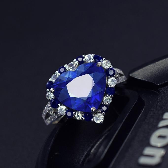 14k Gold 3.78 Ctw Natural Sapphire & Diamond Ring: Ref:231037003 // gold content:14k gold // ring size:7. 25us // // main gemstone:sapphire // shape:heart // carat weight:3. 70ct // color:blue // treatment:natural // // adjacent gemstone 2 : diamond