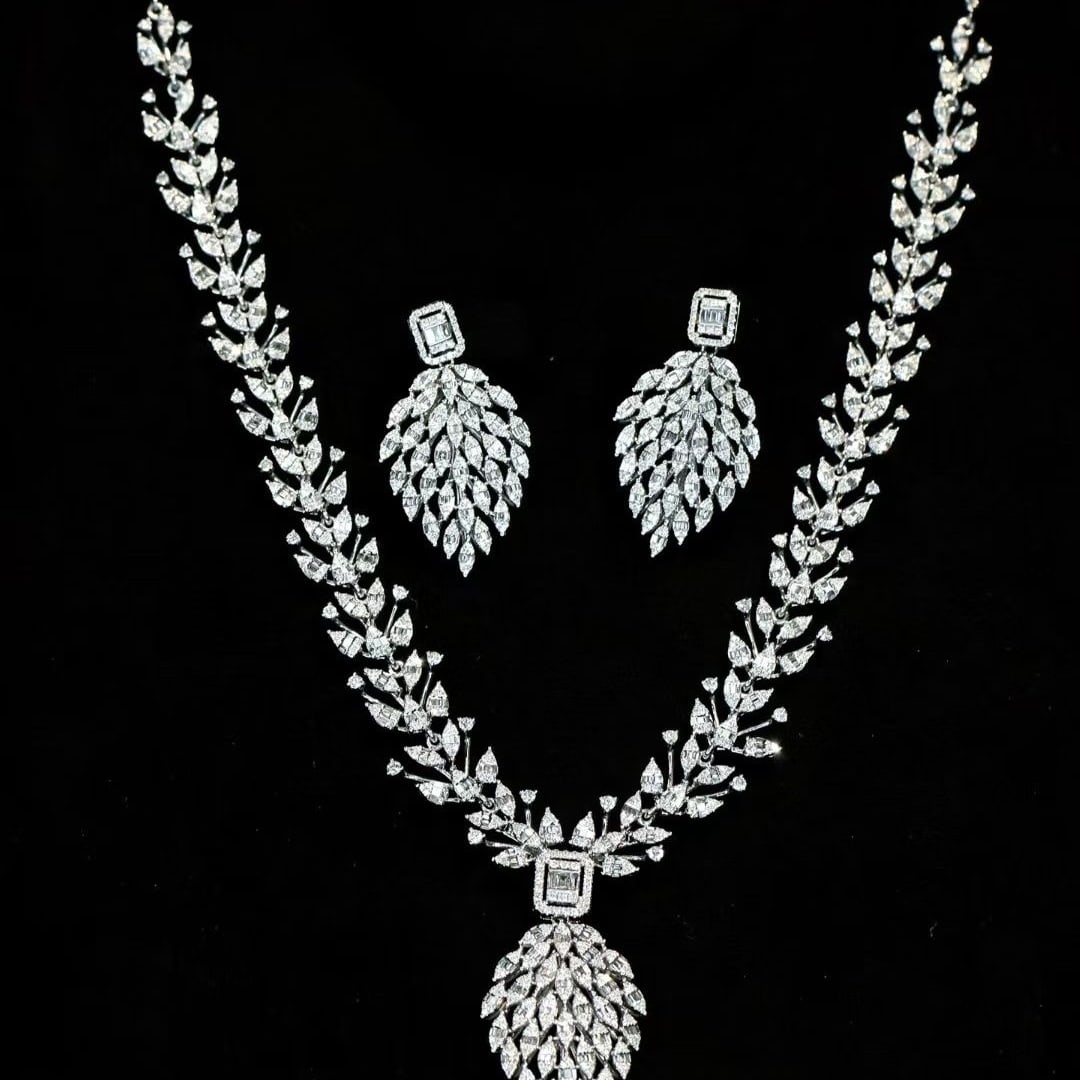 14k Gold 5.77 Ctw Natural H Diamond Jewelry Set: Ref:231037006 // gold content:14k gold // earrings // main gemstone:diamond // shape:multiply // carat weight:1. 52ct // clarity grade:vs-si // color:h // treatment:natural // // necklace // main