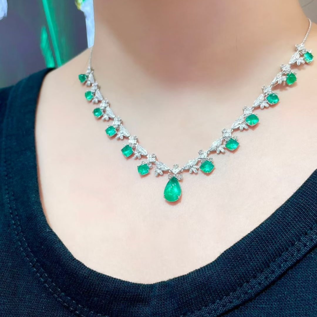 14k Gold 10.5 Ct Vivid Green Natural Emerald & Diamond & Sapphire Necklace - 6