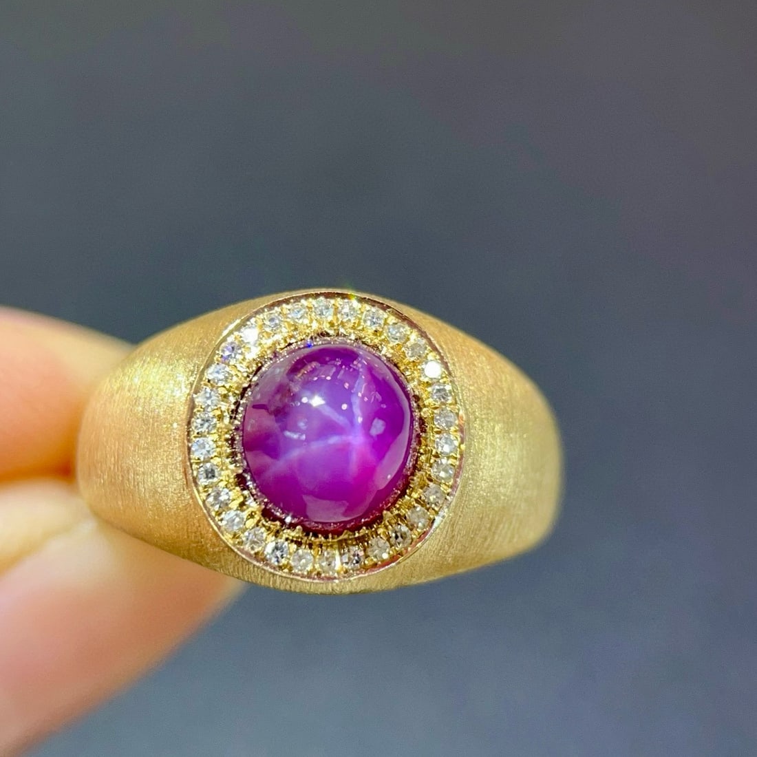 14k Gold 3.28 Ctw Natural Star Sapphire & Diamond Ring: Ref:231037033 // gold content:14k gold // ring size:7. 25us // // main gemstone:star sapphire // shape:oval // carat weight:3. 20ct // color:purple // treatment:natural // // adjacent gemstone 2 :