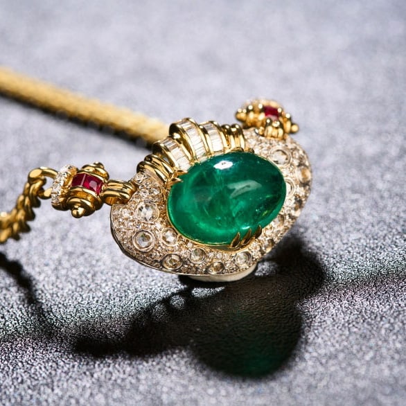 14k Gold 5.03 Ctw Natural Emerald & Diamond Necklace: Ref:231037035 // gold content:14k gold // main gemstone:emerald // shape:oval // carat weight:4. 64ct // color:green // treatment:natural // // adjacent gemstone 2 : diamond // shape:multiply //