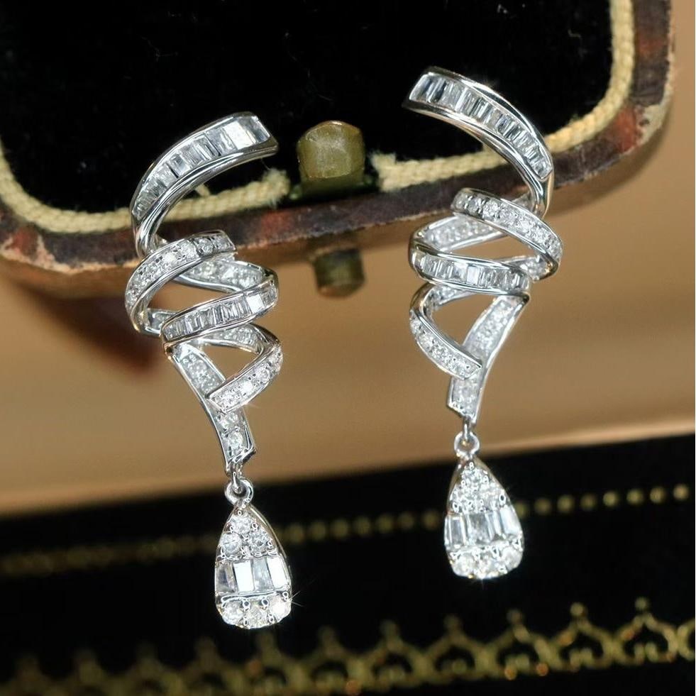 14k Gold 0.6 Ct Natural H Diamond Earrings: Ref:231037038 // gold content:14k gold // main gemstone:diamond // shape:multiply // carat weight:0. 6ct // clarity grade:vs-si // color:h // treatment:natural // Condition: New Low Estimate: 2600.00