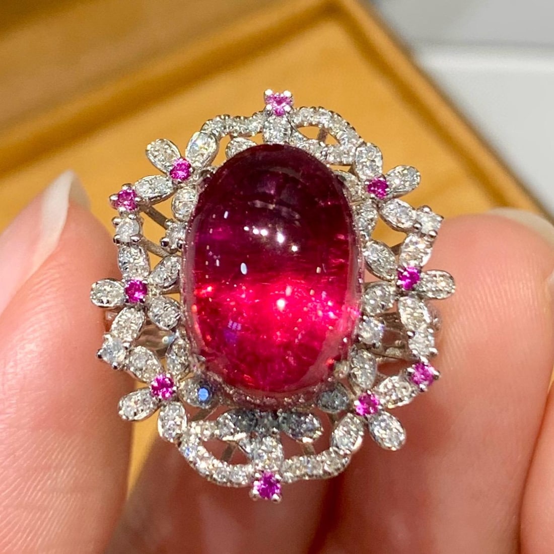 14k Gold 7.3 Ct Natural Tourmaline & Diamond Ring: Ref:231037048 // gold content:14k gold // ring size:7. 25us // // main gemstone:tourmaline // shape:oval // carat weight:7. 3ct // color:red // treatment:natural // // adjacent gemstone 2 : diamond