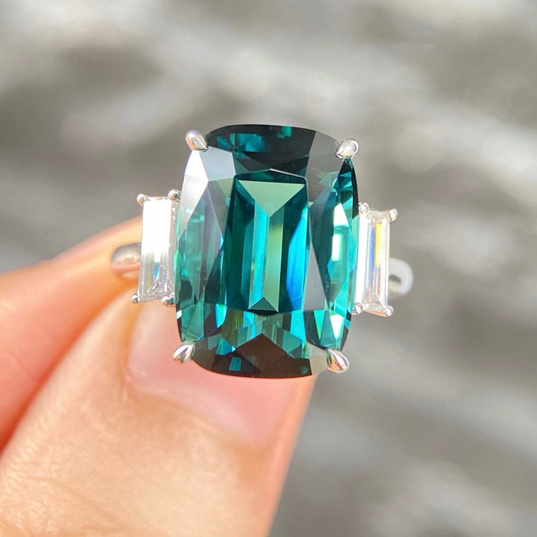 14k Gold 10.86 Ctw Natural Tourmaline & Diamond Ring: Ref:231037049 // gold content:14k gold // ring size:7. 25us // // main gemstone:tourmaline // shape:cushion // carat weight:10. 37ct // color:lagoon color // treatment:natural // // adjacent gemstone
