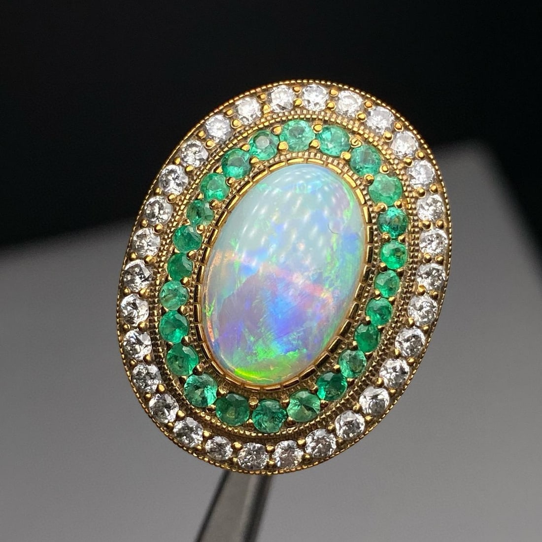 14k Gold 3.17 Ctw Natural Opal & Diamond Ring: Ref:231037061 // gold content:14k gold // ring size:7. 25us // // main gemstone:opal // shape:oval // carat weight:2. 02ct // color:color // treatment:natural // // adjacent gemstone 2 : diamond //