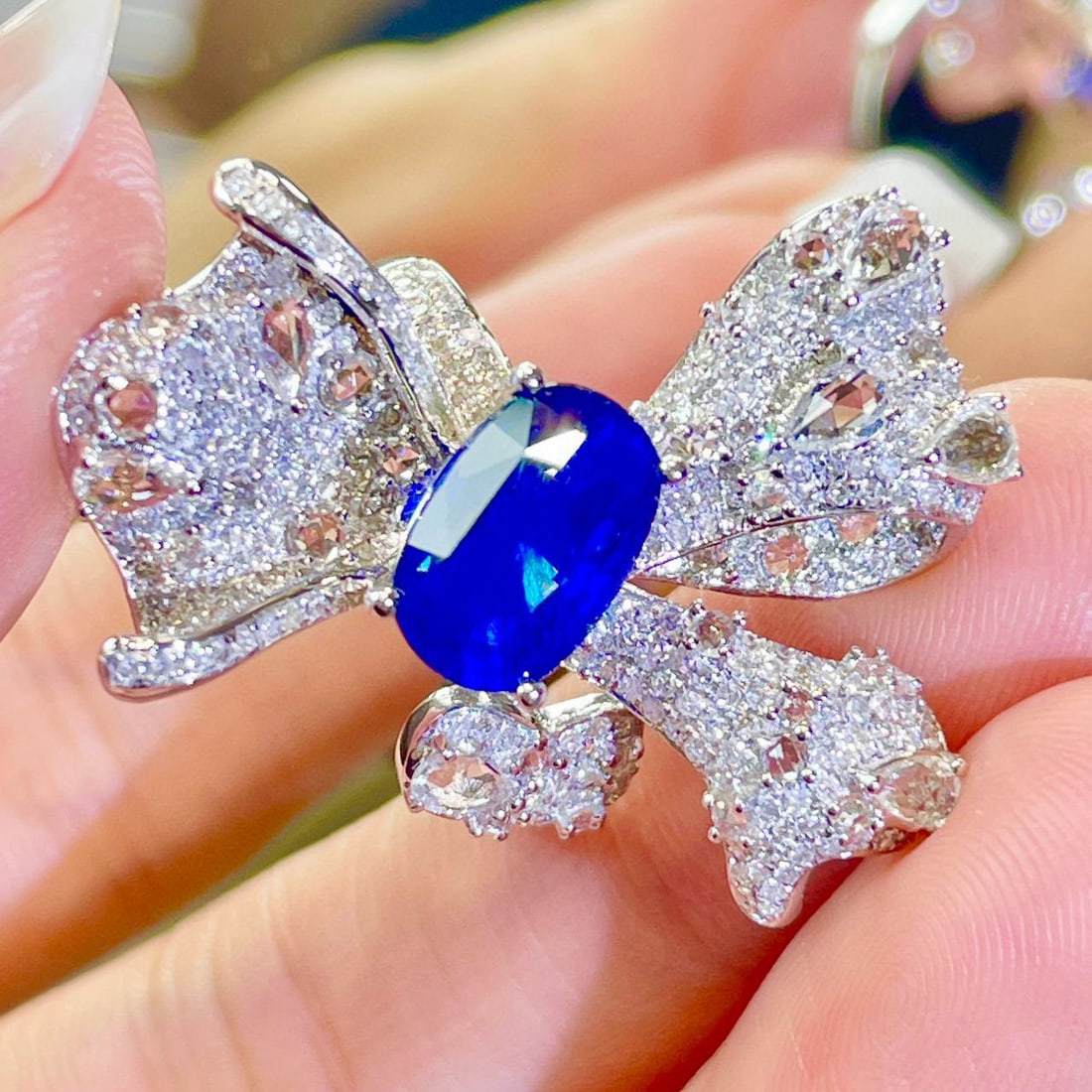 14k Gold 3.3 Ct Natural Sapphire & Diamond & Sapphire Ring - 6