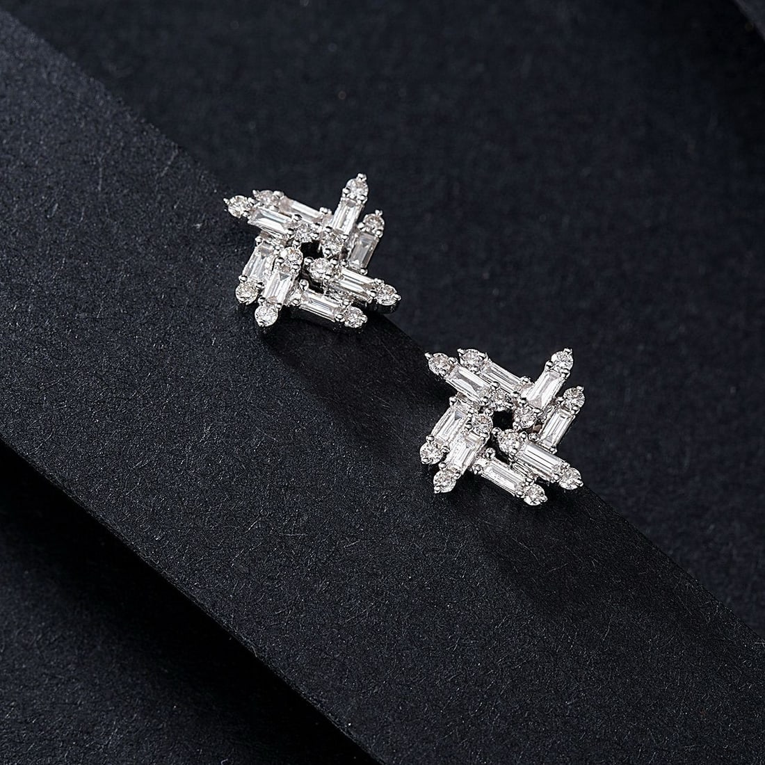 14k Gold 0.46 Ctw Natural H Diamond Earrings - 2