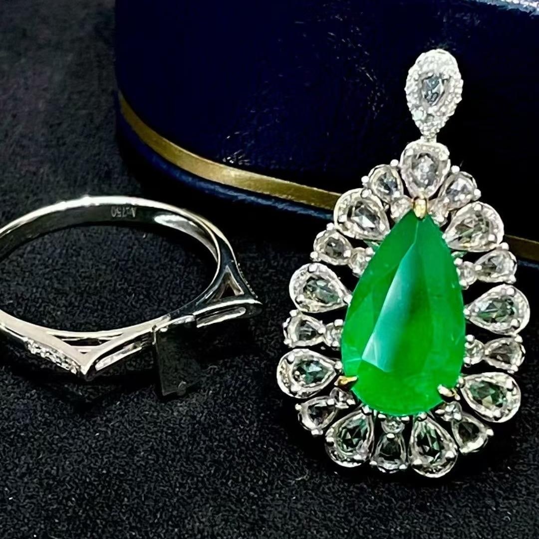 14k Gold 3.5 Ct Vivid Green Natural Emerald & Sapphire & Diamond Ring/pendant( Without Chain ): Ref:231037135 // gold content:14k gold // ring size:7. 25us // // main gemstone:emerald // shape:pear // carat weight:3. 5ct // color:vivid green // treatment:natural // // adjacent gemstone 2 :