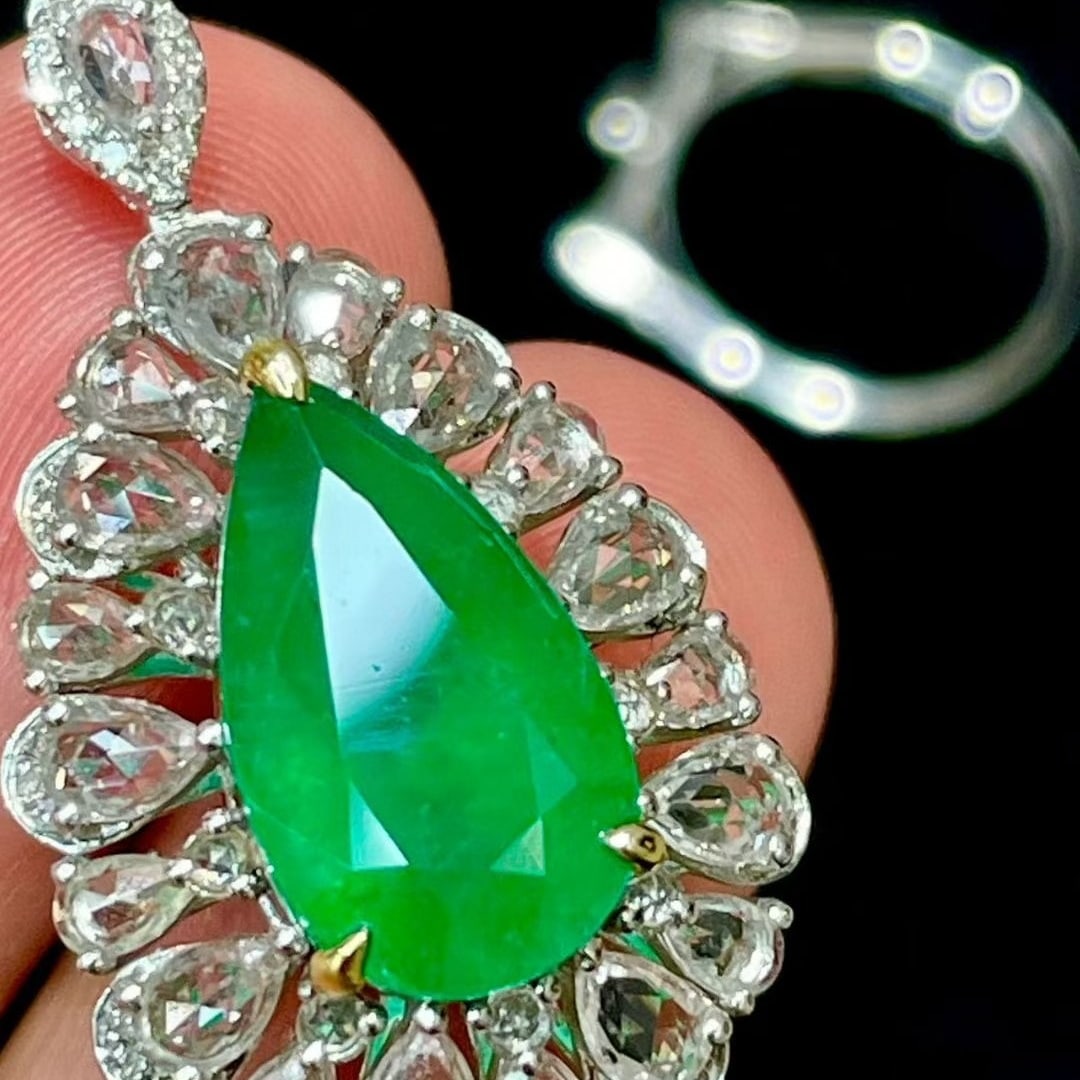 14k Gold 3.5 Ct Vivid Green Natural Emerald & Sapphire & Diamond Ring/pendant( Without Chain ) - 2