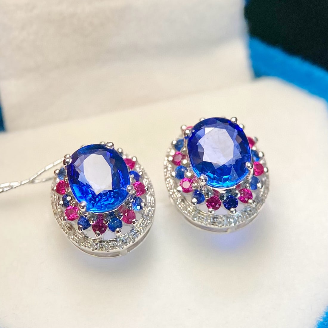 14k Gold 2.15 Ct Natural Sapphire & Diamond Earrings - 3
