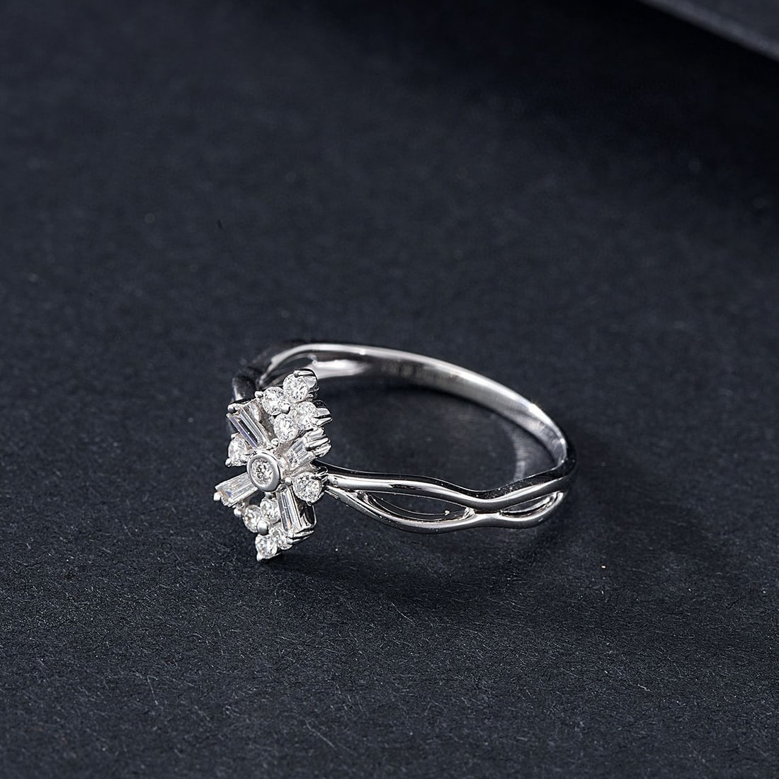 14k Gold 0.27 Ctw Natural H Diamond Ring - 3