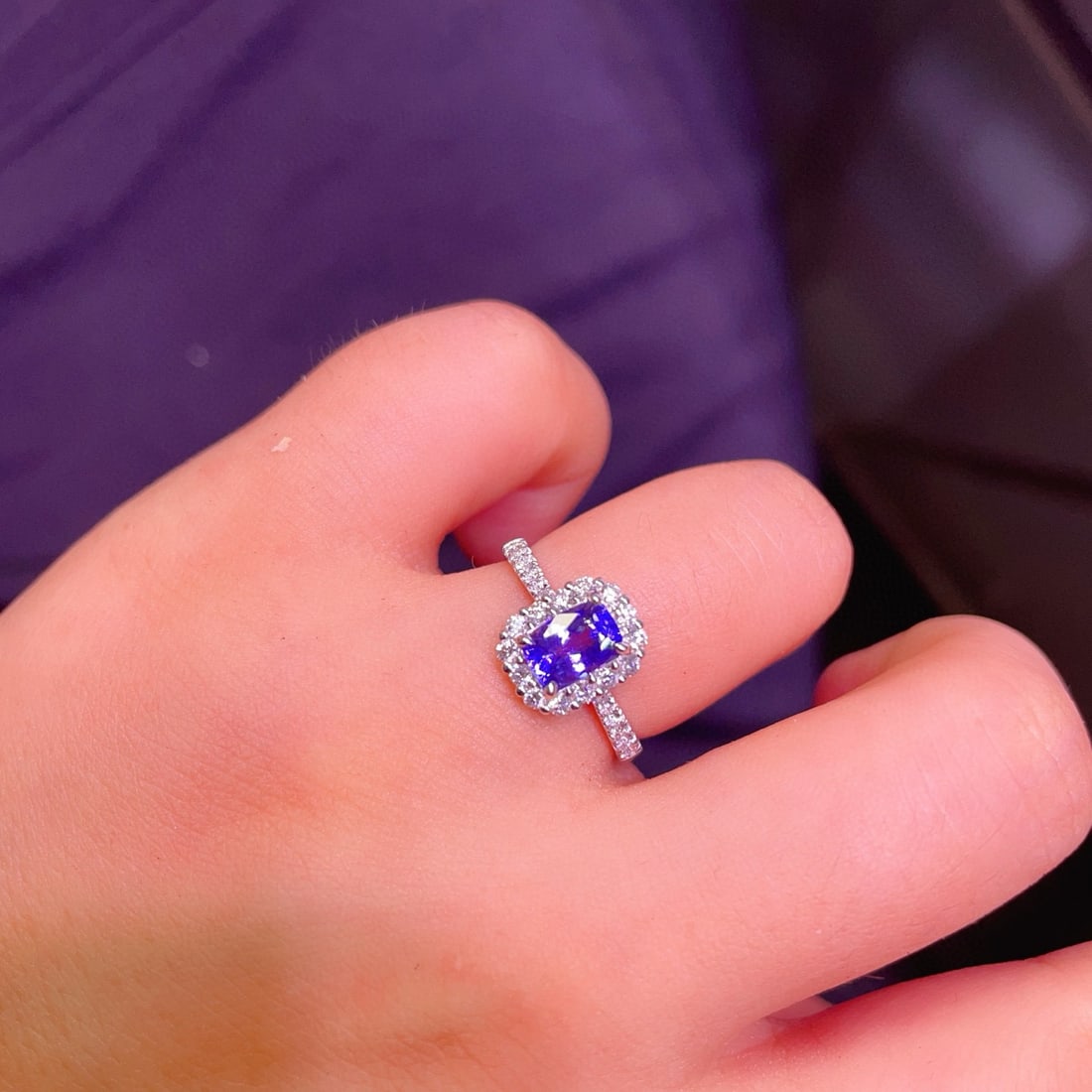 14k Gold 1 Ct Natural Tanzanite & Diamond Ring - 3
