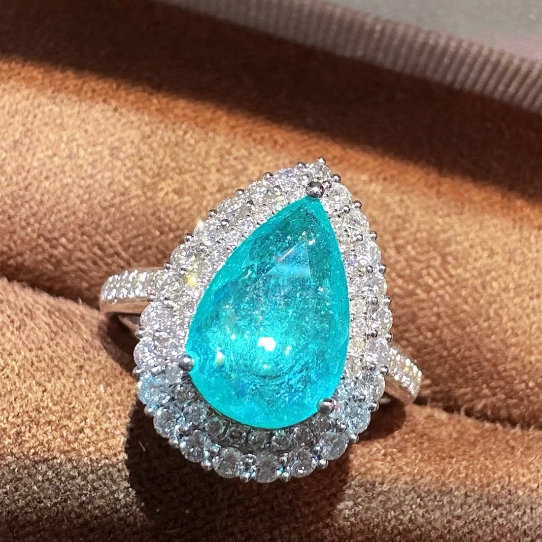 14k Gold 2.61 Ctw Natural Paraiba Tourmaline & Diamond Ring - 4