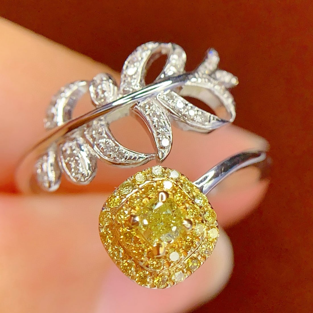 14k Gold 0.38 Ct Natural Yellow Diamond & Diamond Ring - 4