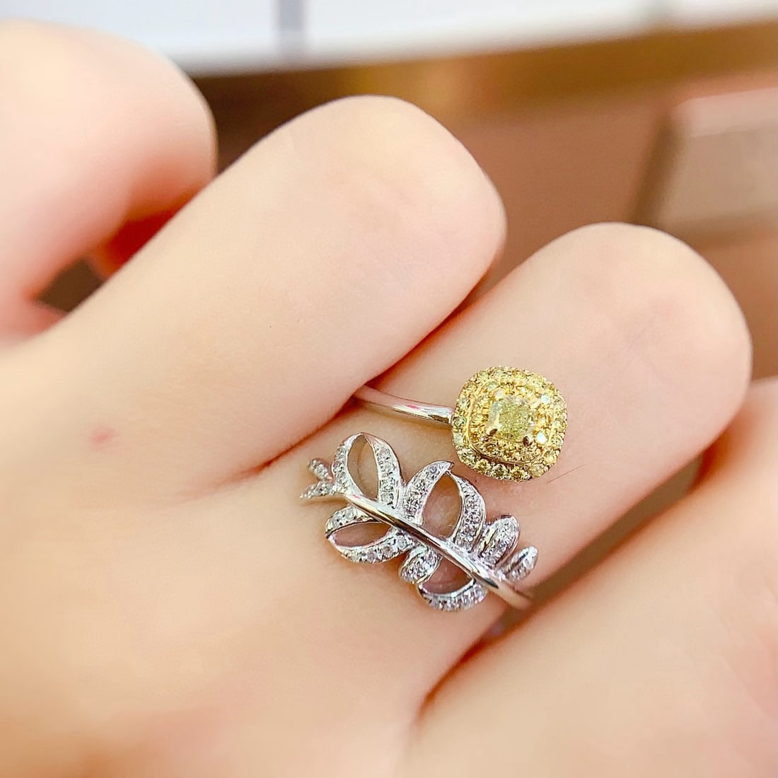 14k Gold 0.38 Ct Natural Yellow Diamond & Diamond Ring - 6