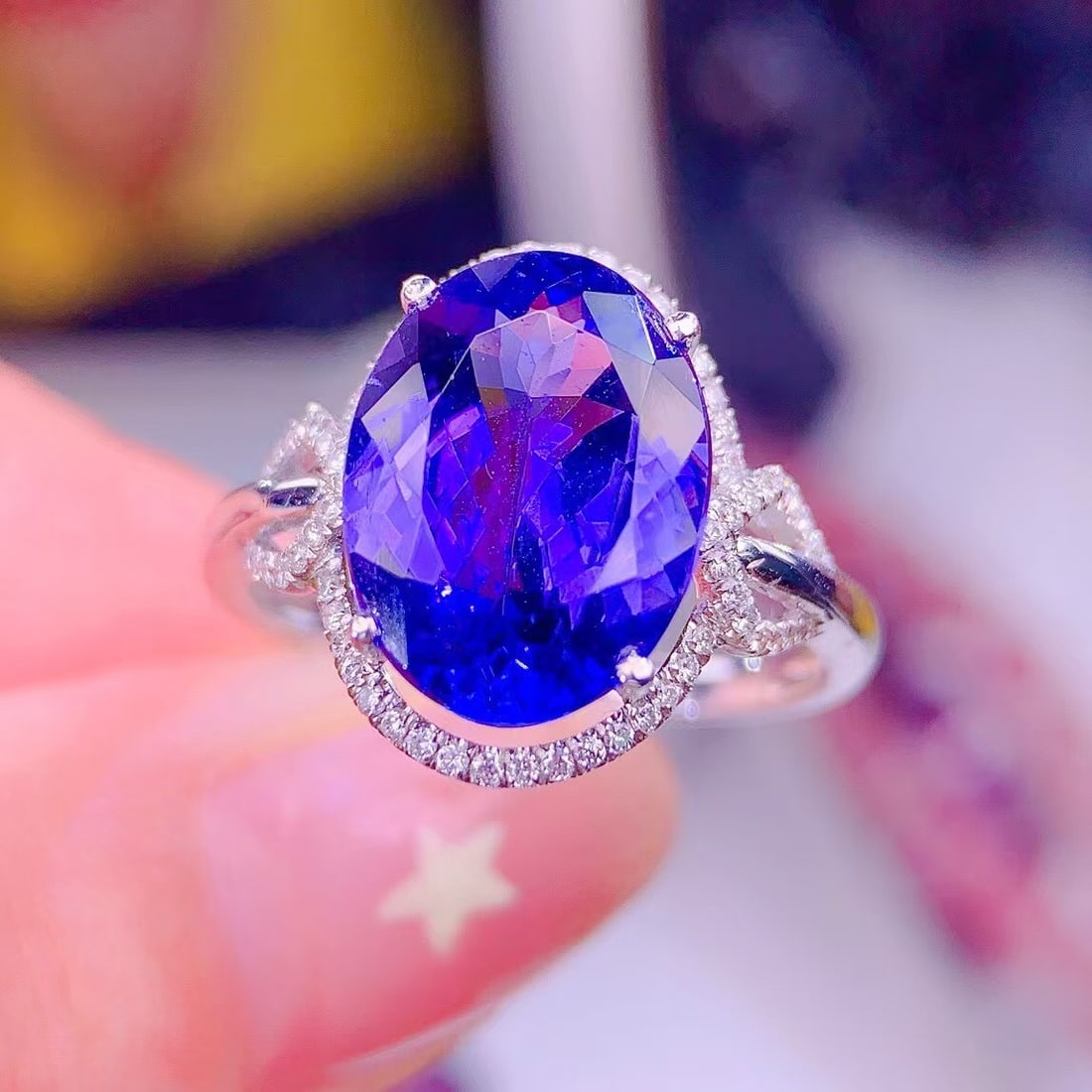 14k Gold 5 Ct Natural Tanzanite & Diamond Ring: Ref:231037239 // gold content:14k gold // ring size:7. 25us // // main gemstone:tanzanite // shape:oval // carat weight:5ct // color:blue // treatment:natural // // adjacent gemstone 2 : diamond // sh