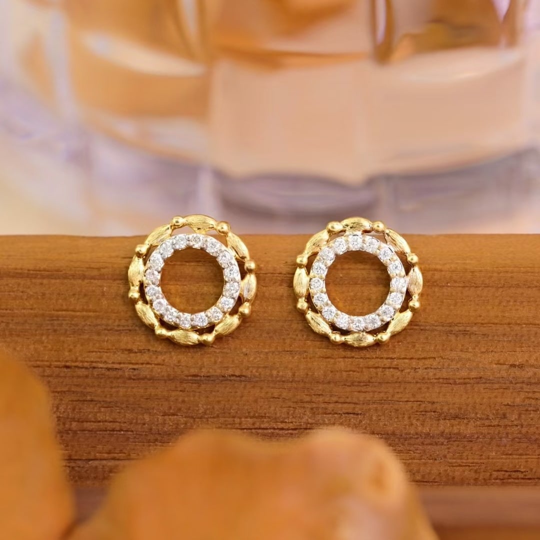 14k Gold 0.2 Ct Natural H Diamond Earrings: Ref:231038020 // gold content:14k gold // main gemstone:diamond // shape:round // carat weight:0. 2ct // clarity grade:vs-si // color:h // treatment:natural // cut grade:g // Condition: New Low Estima