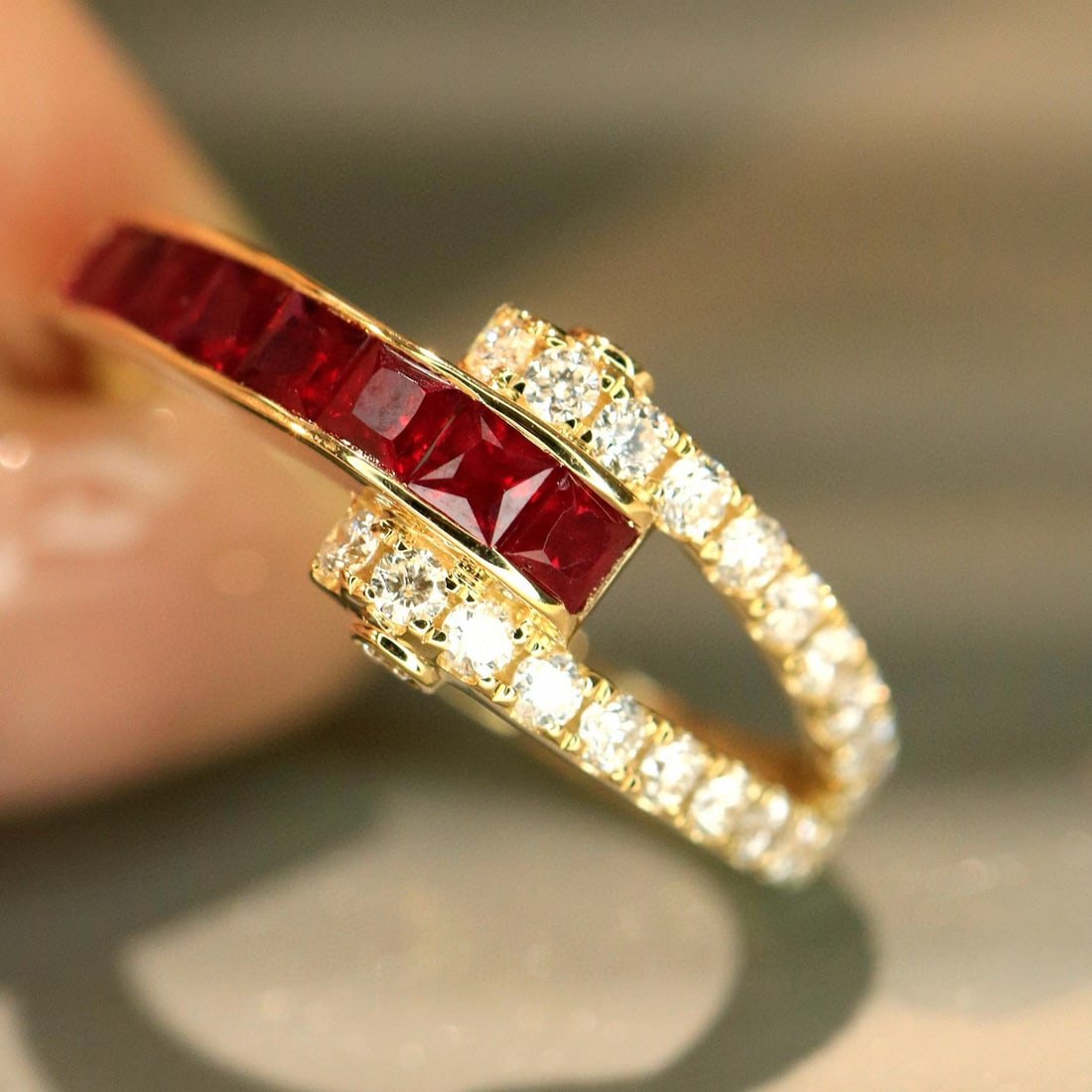 14k Gold 1.02 Ctw Natural Ruby & Diamond Ring: Ref:231038038 // gold content:14k gold // ring size:7. 25us // // main gemstone:ruby // shape:princess // carat weight:0. 6ct // color:red // treatment:natural // // adjacent gemstone 2 : diamond //