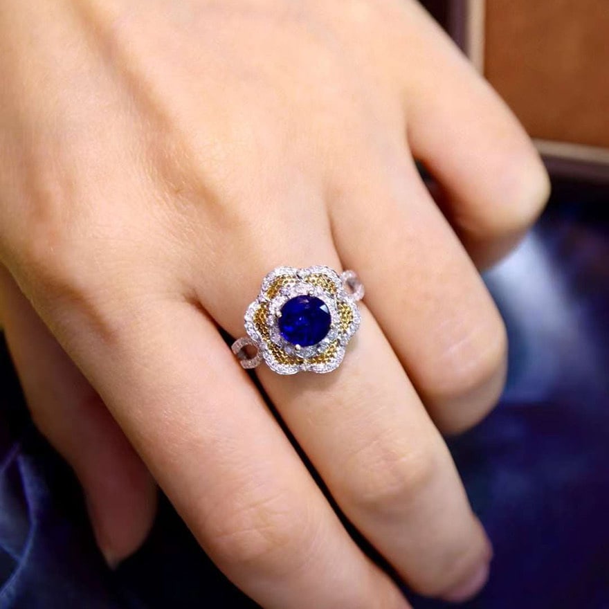 14k Gold 2.31 Ctw Natural Sapphire & Diamond Ring - 4