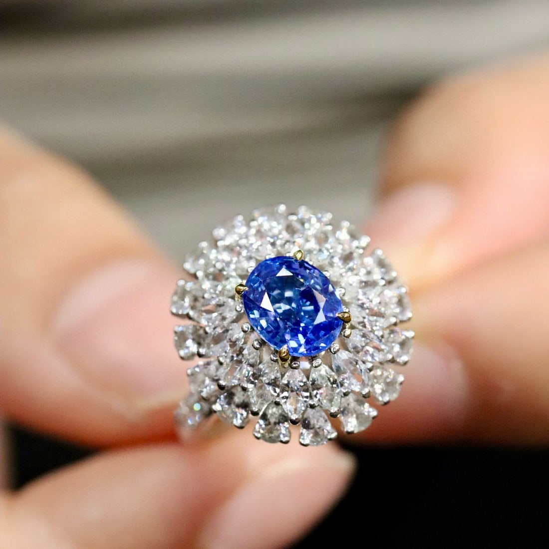 14k Gold 1.34 Ctw Natural Sapphire & Diamond Ring: Ref:231038049 // gold content:14k gold // ring size:7. 25us // // main gemstone:sapphire // shape:oval // carat weight:1. 25ct // color:blue // treatment:natural // // adjacent gemstone 2 : diamond