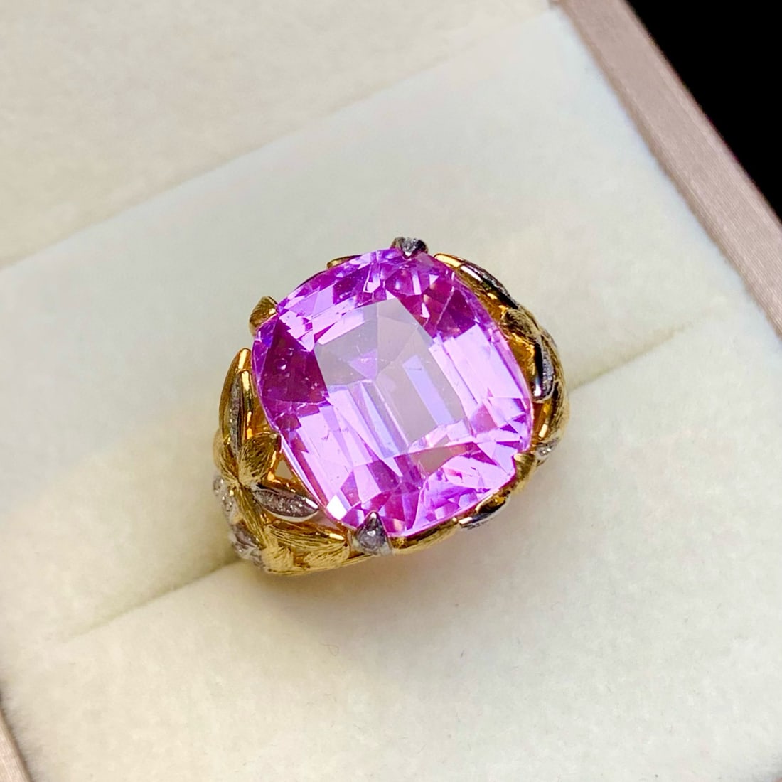 14k Gold 15.2 Ct Natural Kunzite & Diamond Ring - 2